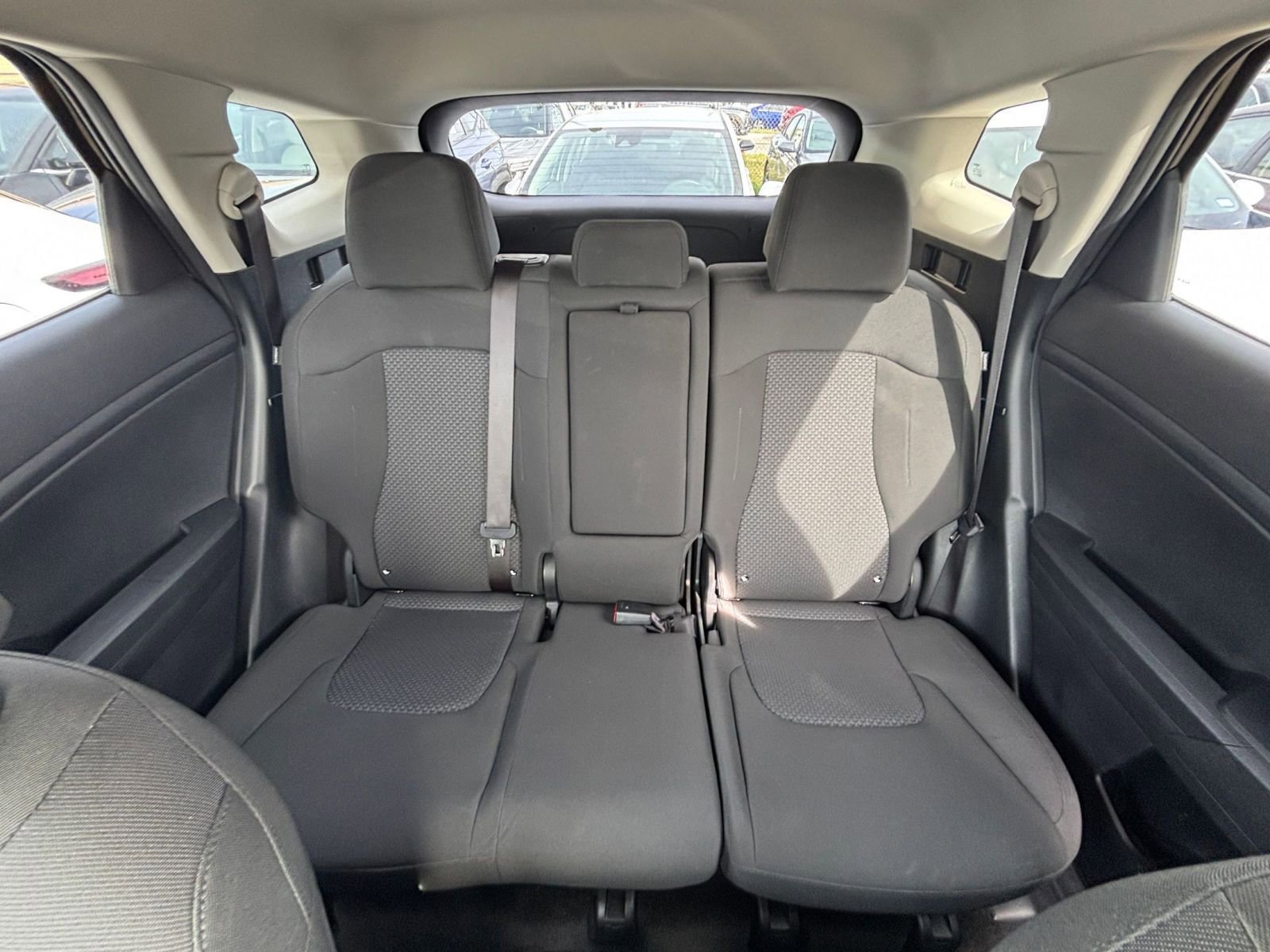 Used 2025 Kia Sportage LX image 36