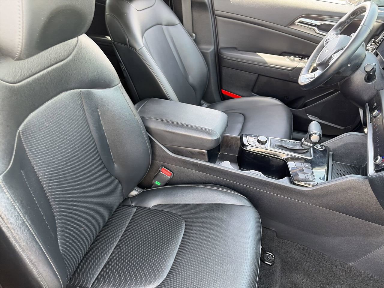 Certified 2025 Kia Sportage EX w/ Premium Package FWD image 10