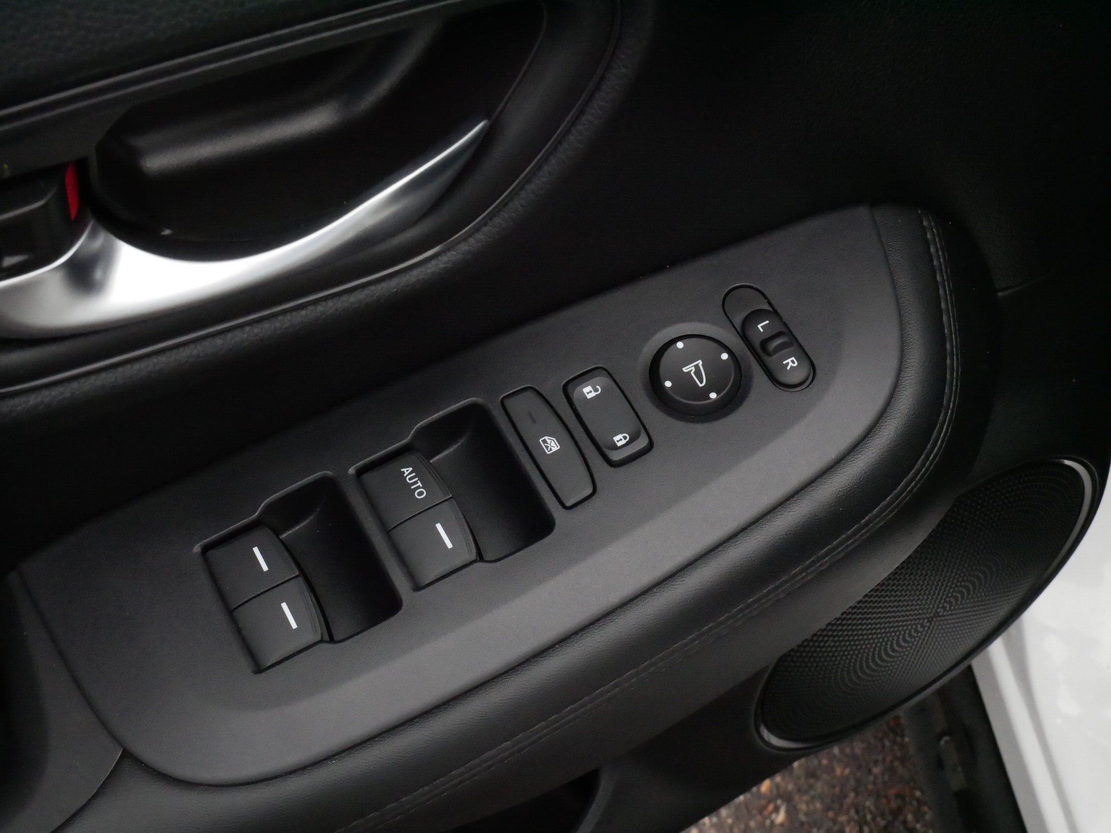 Used 2024 Honda HR-V LX image 19