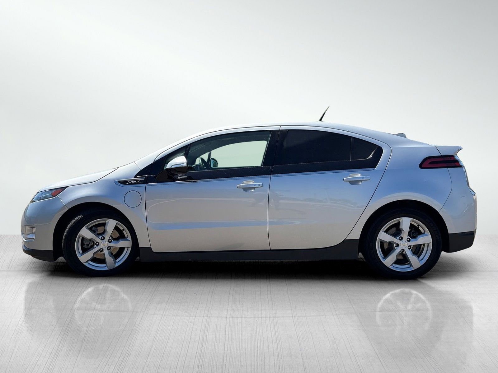 Used 2014 Chevrolet Volt FWD image 10