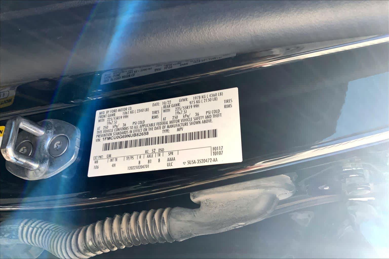 Used 2022 Ford Escape SE w/ SE Sport Appearance Package FWD image 37