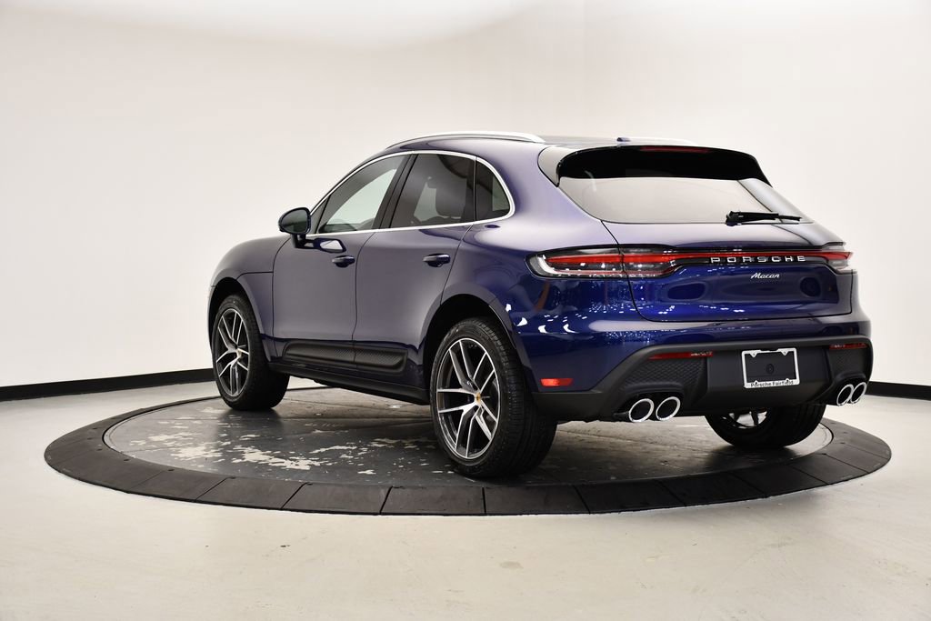 Certified 2025 Porsche Macan image 3