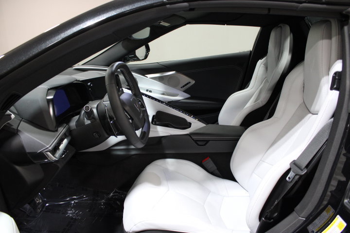 Used 2024 Chevrolet Corvette Stingray Preferred Conv w/ Z51 Performance Package RWD image 27