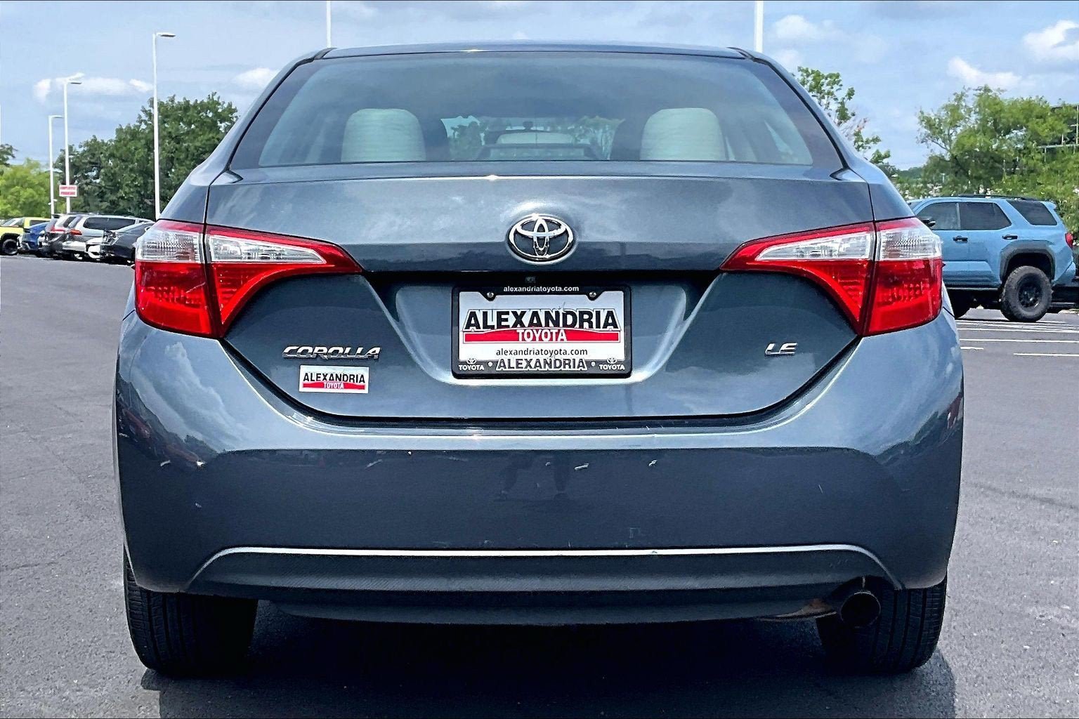 Used 2015 Toyota Corolla LE FWD image 4