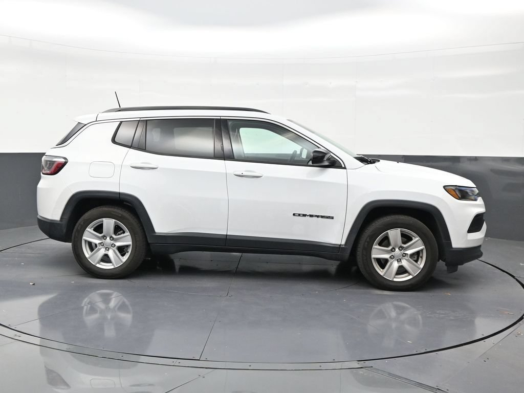 Used 2022 Jeep Compass Latitude FWD image 6