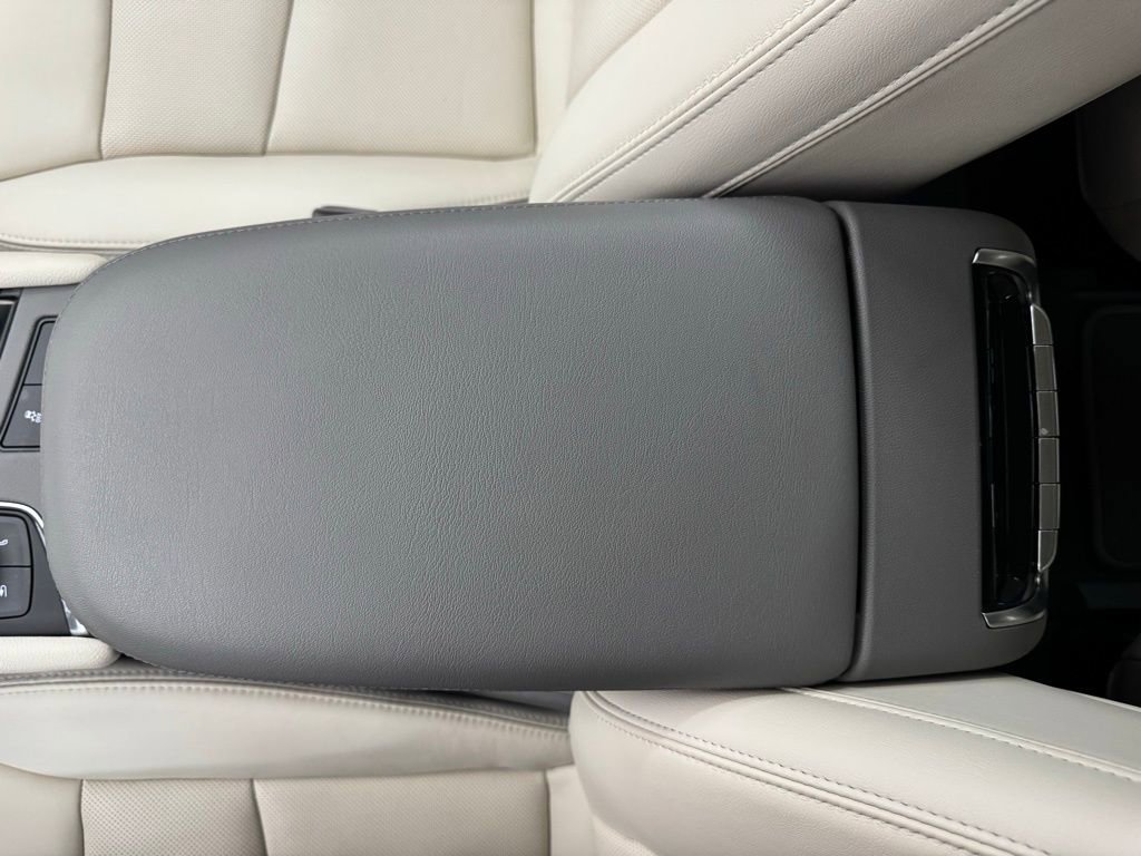 Used 2024 Cadillac XT6 Premium Luxury w/ LPO, Floor Liner Package image 34