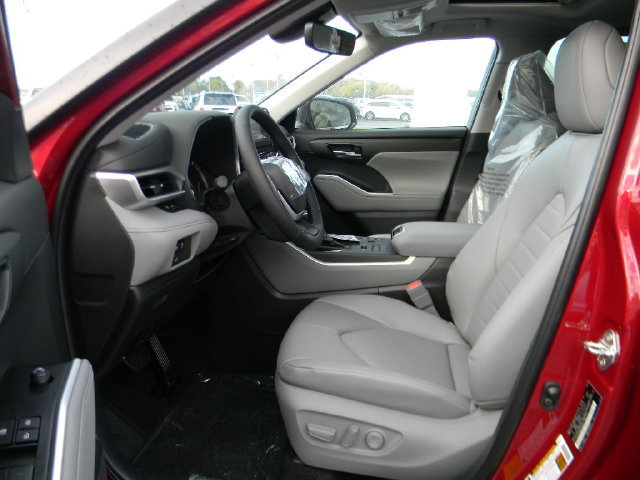 New 2026 Toyota Highlander XLE AWD/4WD image 16
