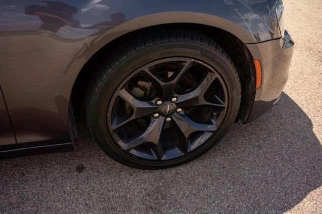 Used 2023 Chrysler 300 S RWD image 9