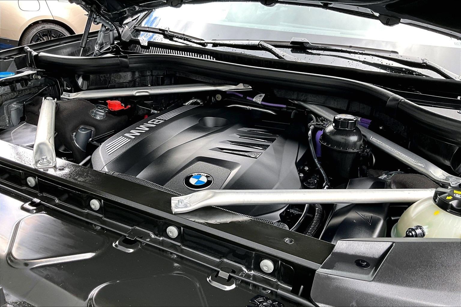 Used 2025 BMW X7 xDrive40i w/ M Sport Package image 32