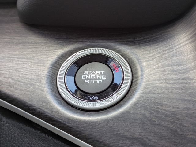 Used 2024 Jeep Grand Cherokee Limited AWD/4WD image 30