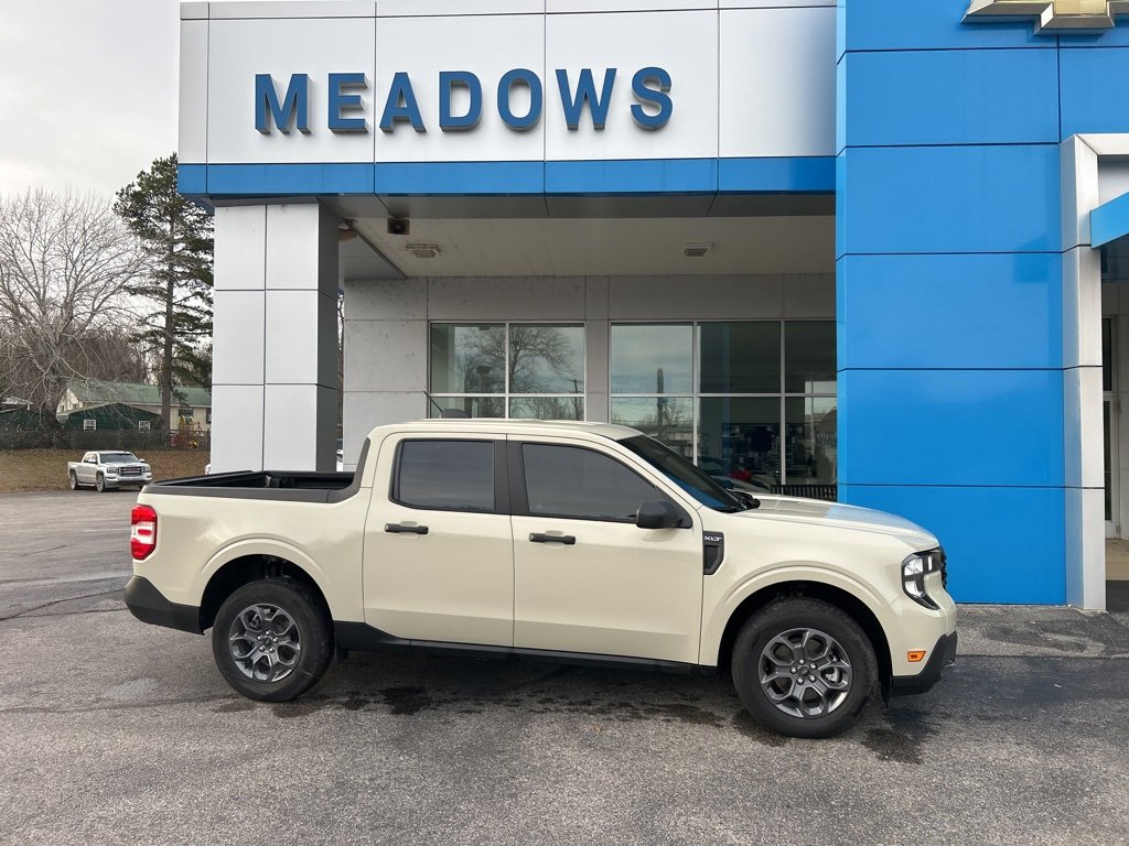 Used 2025 Ford Maverick XLT w/ Equipment Group 302A image 2