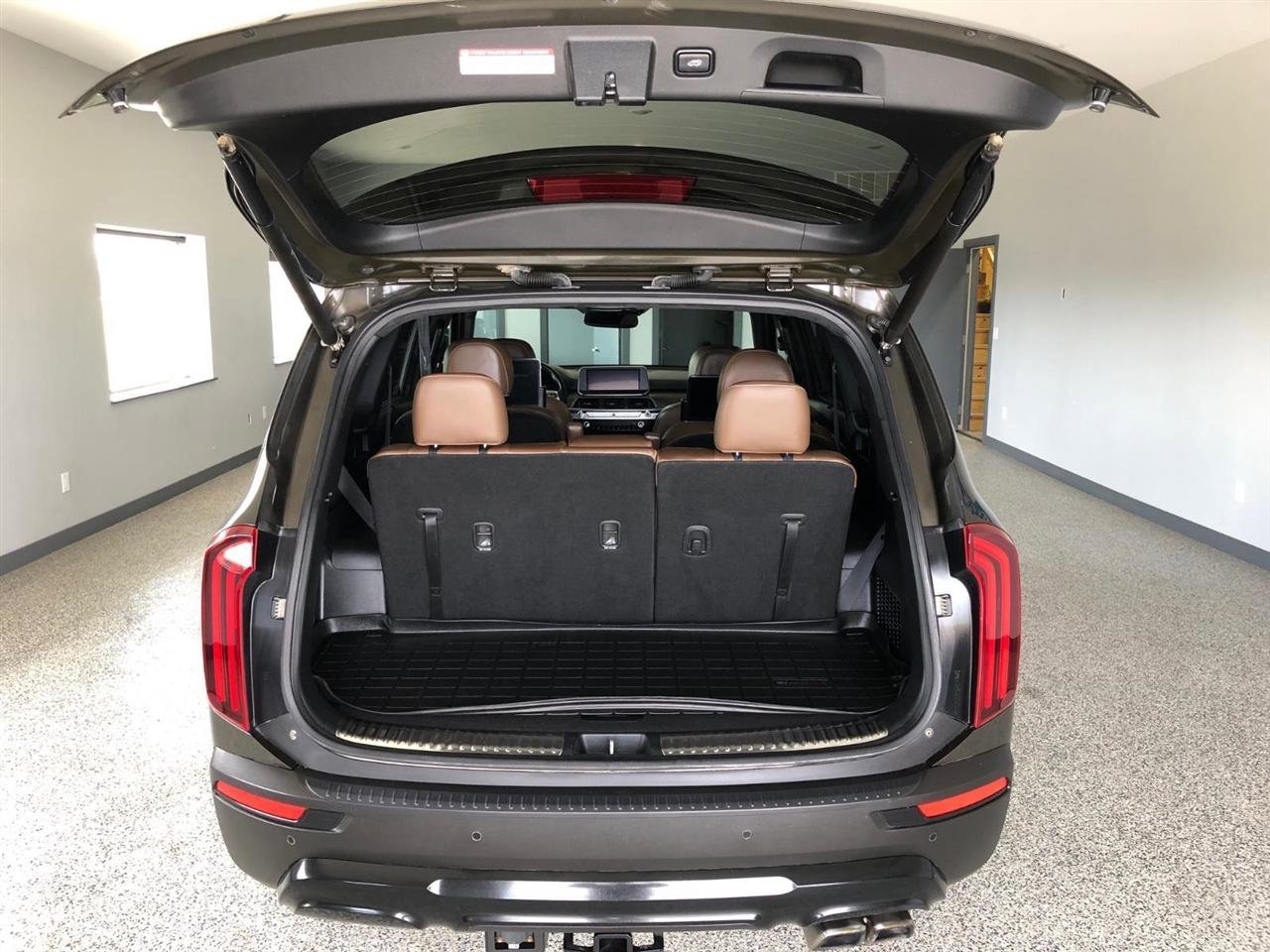 Used 2021 Kia Telluride SX w/ SX Prestige Package image 11