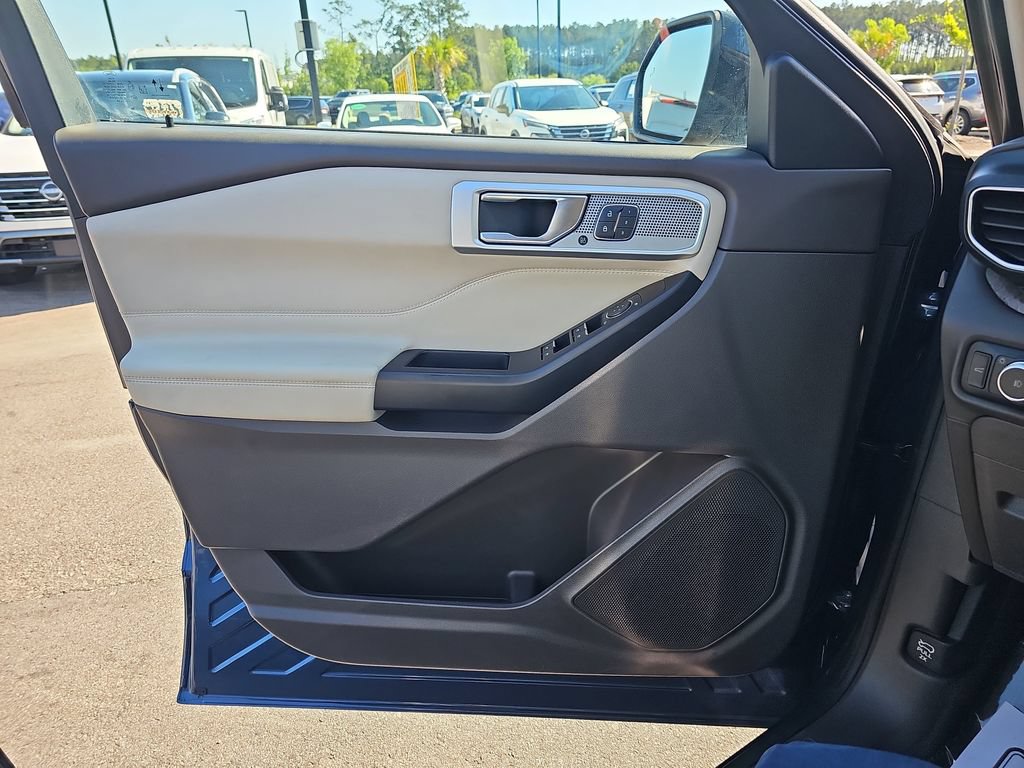 Used 2020 Ford Explorer Platinum AWD/4WD image 33