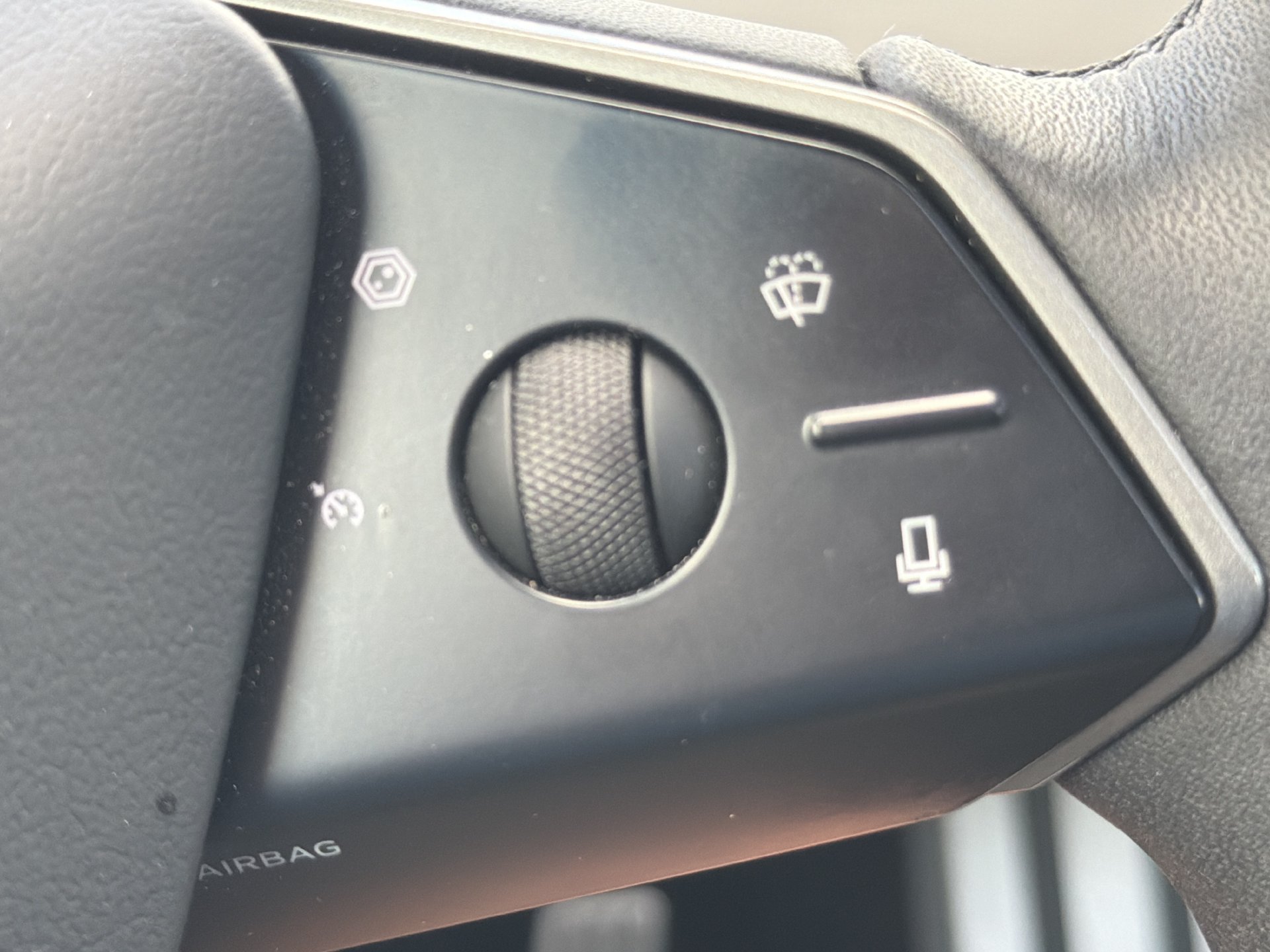 Used 2024 Tesla Cybertruck AWD Crew Cab image 29