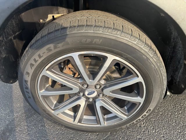 Used 2015 Ford Explorer XLT w/ Equipment Group 202B AWD/4WD image 28