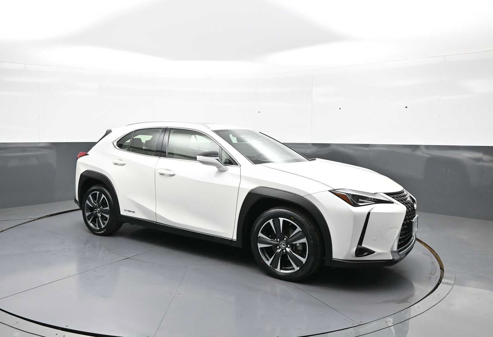 Used 2021 Lexus UX 250h w/ Premium Package AWD/4WD image 4