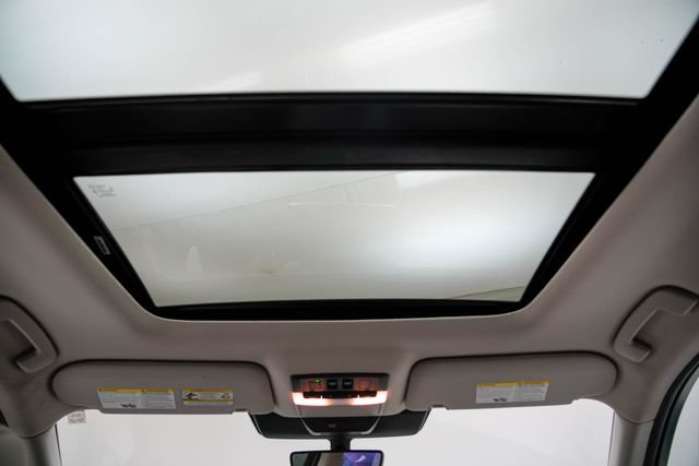 Used 2023 Nissan Pathfinder SL w/ SL Premium Package AWD/4WD image 3