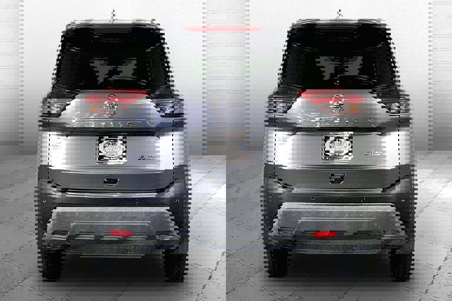 Used 2021 Nissan Rogue SV w/ Premium Package image 3