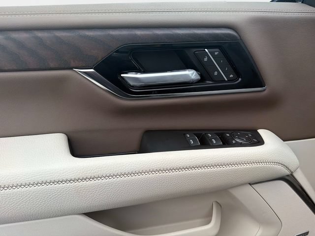 New 2026 GMC Yukon Denali w/ Denali Reserve Package AWD/4WD image 15