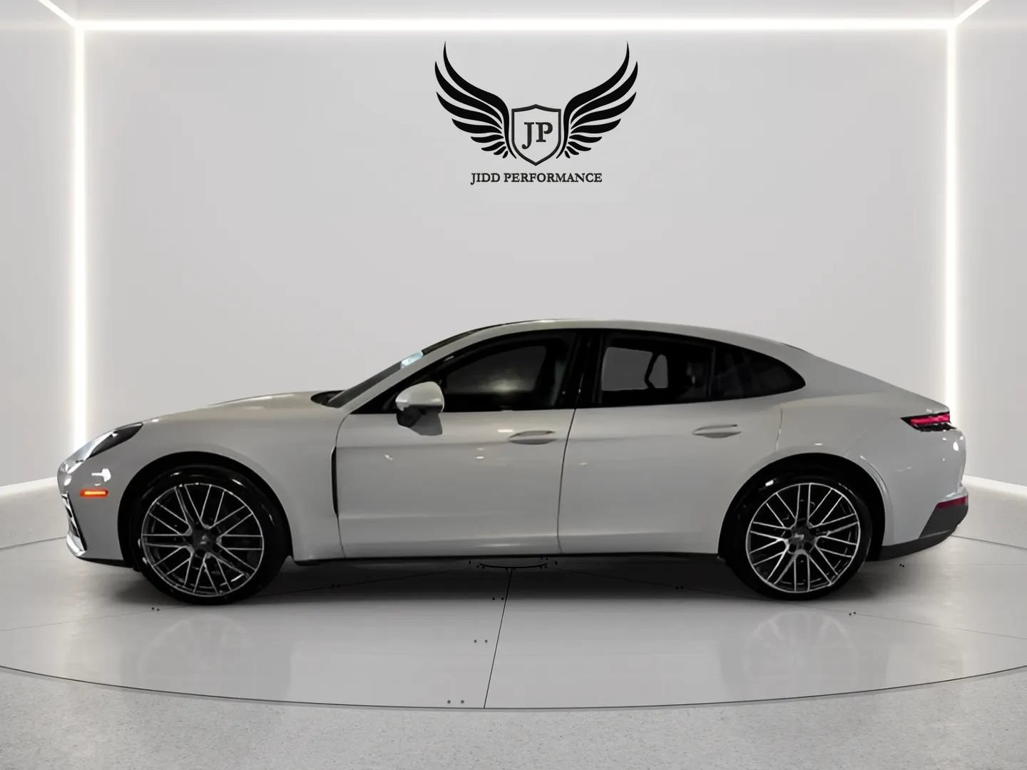 Used 2024 Porsche Panamera image 5