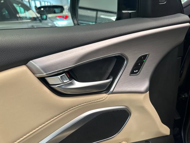 Used 2024 Acura RDX SH-AWD image 12
