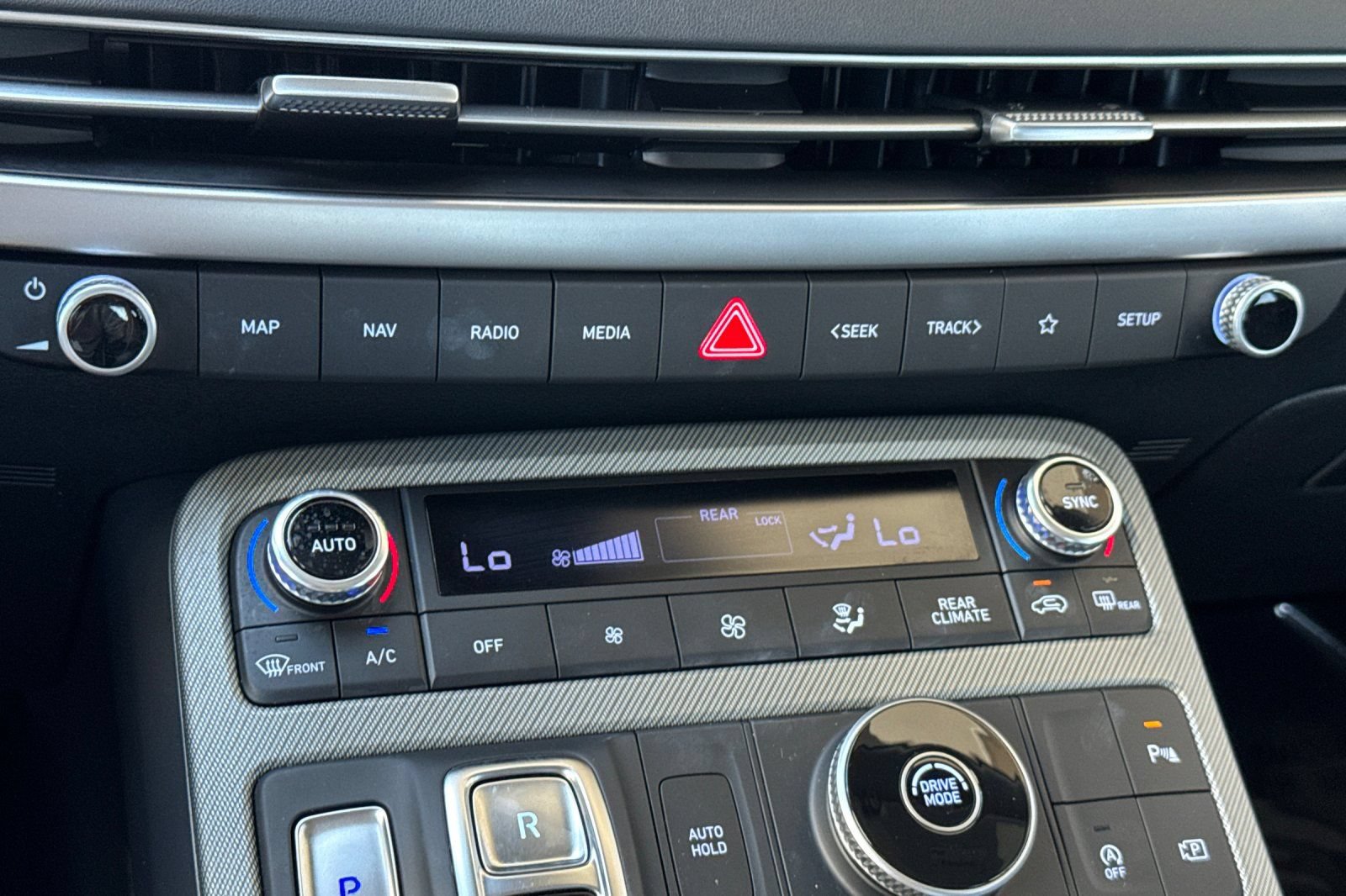 Used 2024 Hyundai Palisade SEL FWD image 23