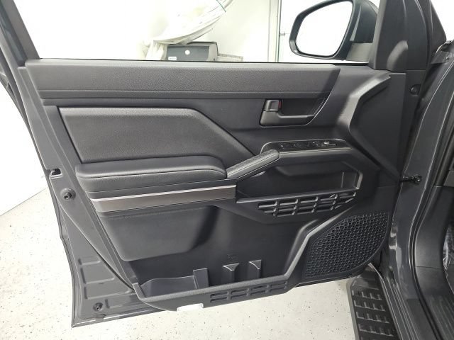 Used 2025 Toyota 4Runner SR5 AWD/4WD image 12
