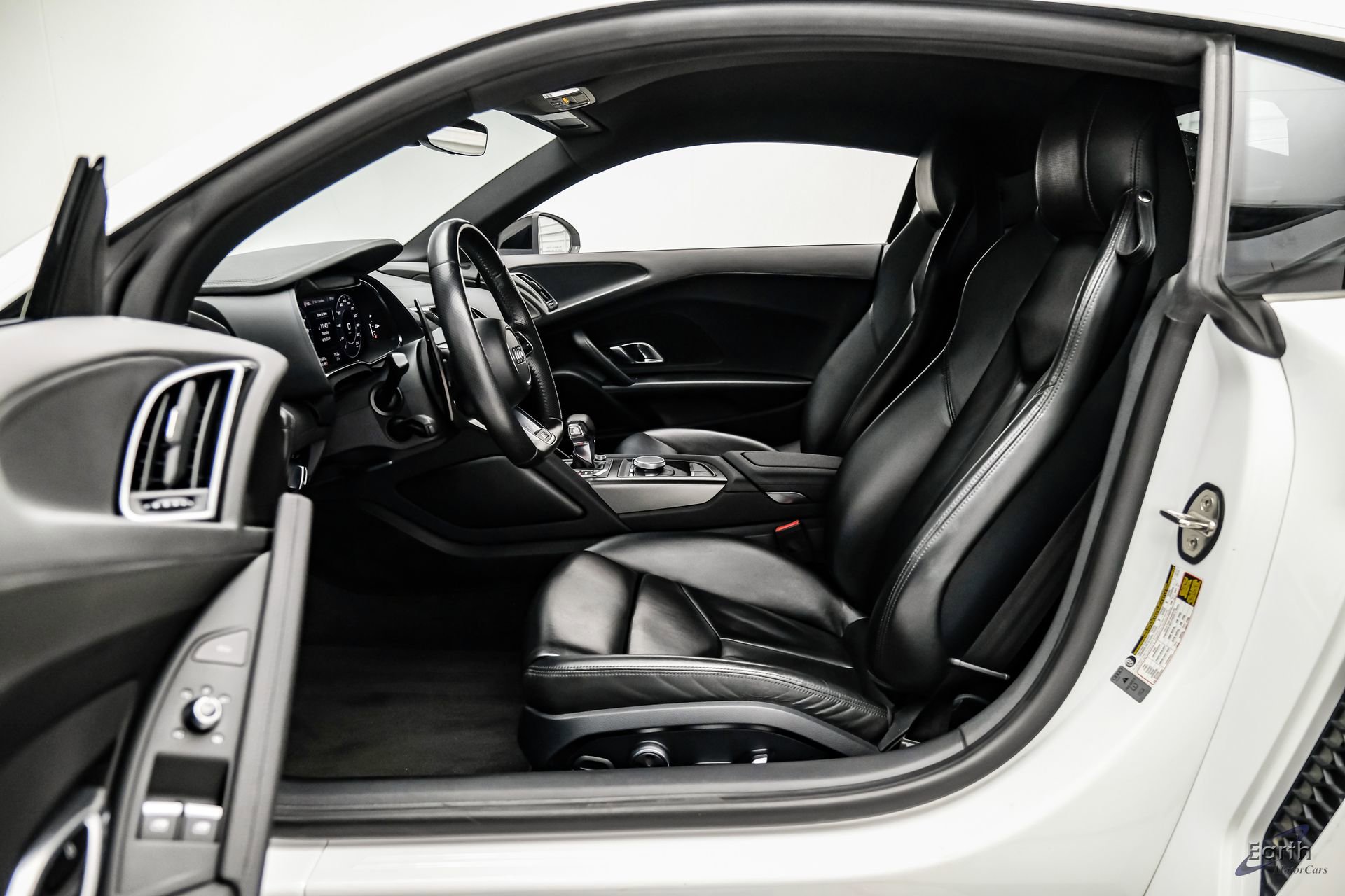 Used 2018 Audi R8 V10 RWD image 45