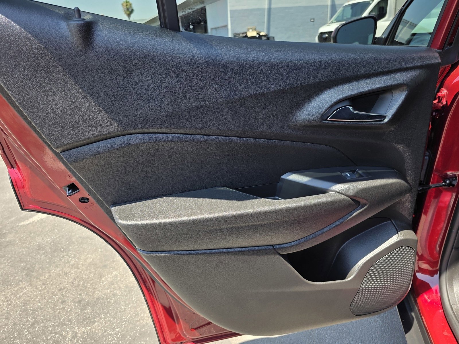 Certified 2025 Chevrolet Trax LT w/ Driver Confidence Package image 17