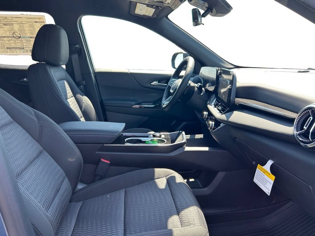New 2026 Chevrolet Equinox LT w/ Midnight Edition FWD image 17