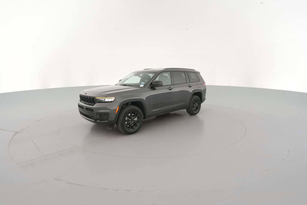 New 2025 Jeep Grand Cherokee L Laredo image 4