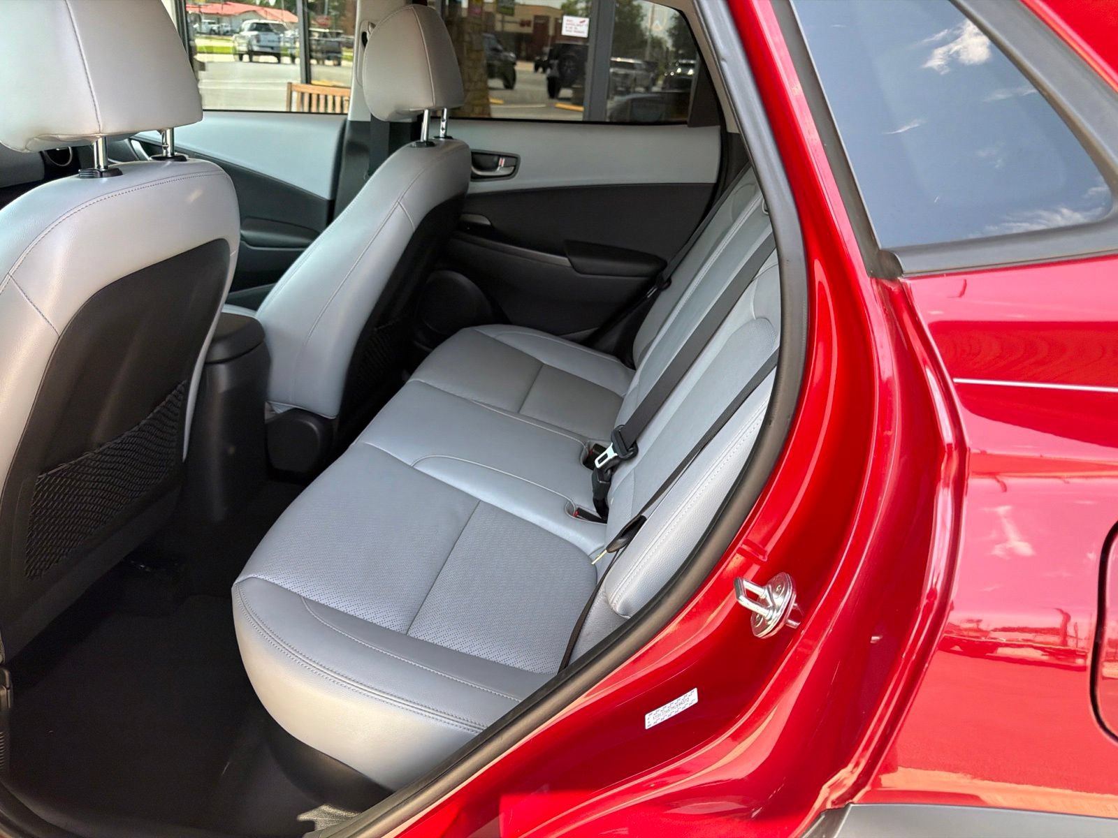 Used 2021 Hyundai Kona Limited FWD image 3