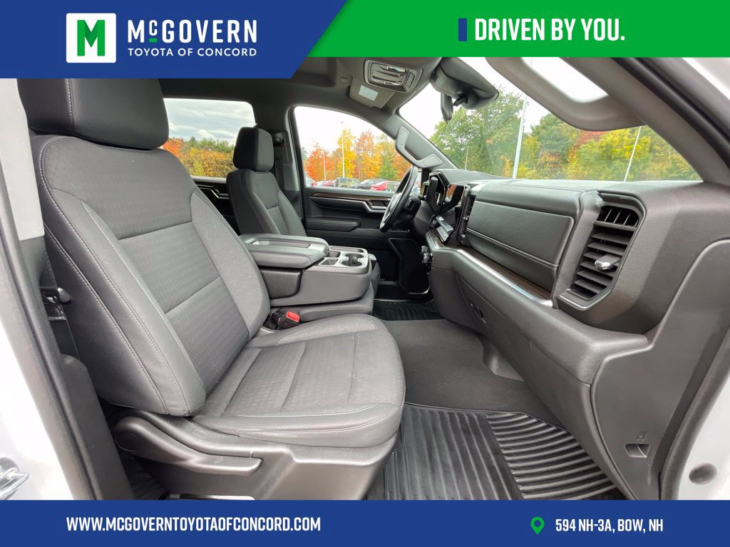 Used 2023 Chevrolet Silverado 1500 LT AWD/4WD image 24