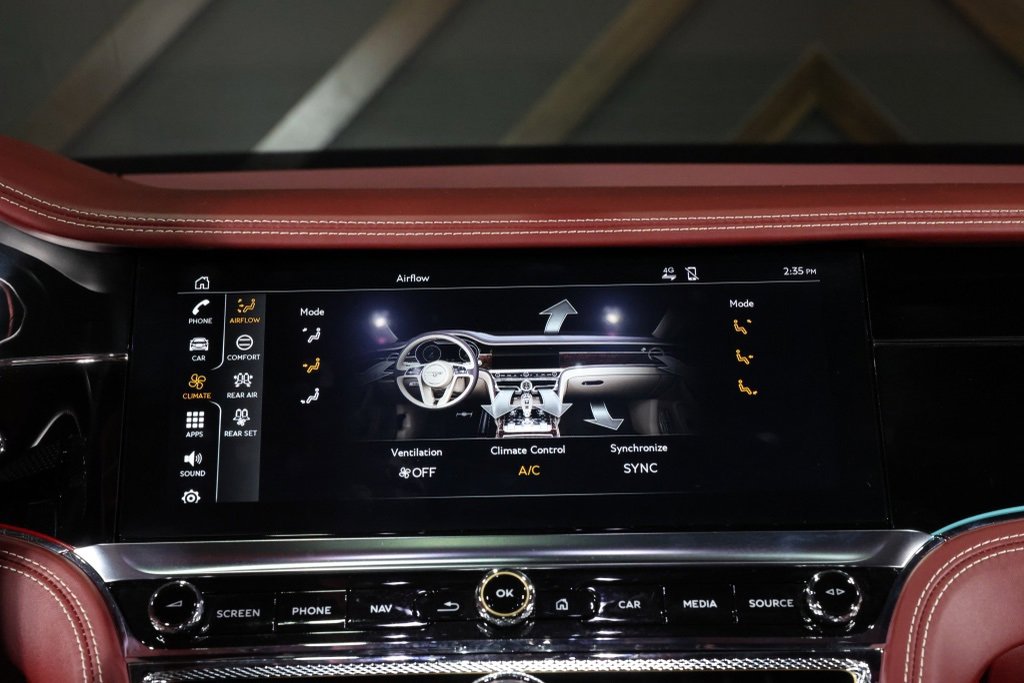 Used 2020 Bentley Flying Spur W12 image 31