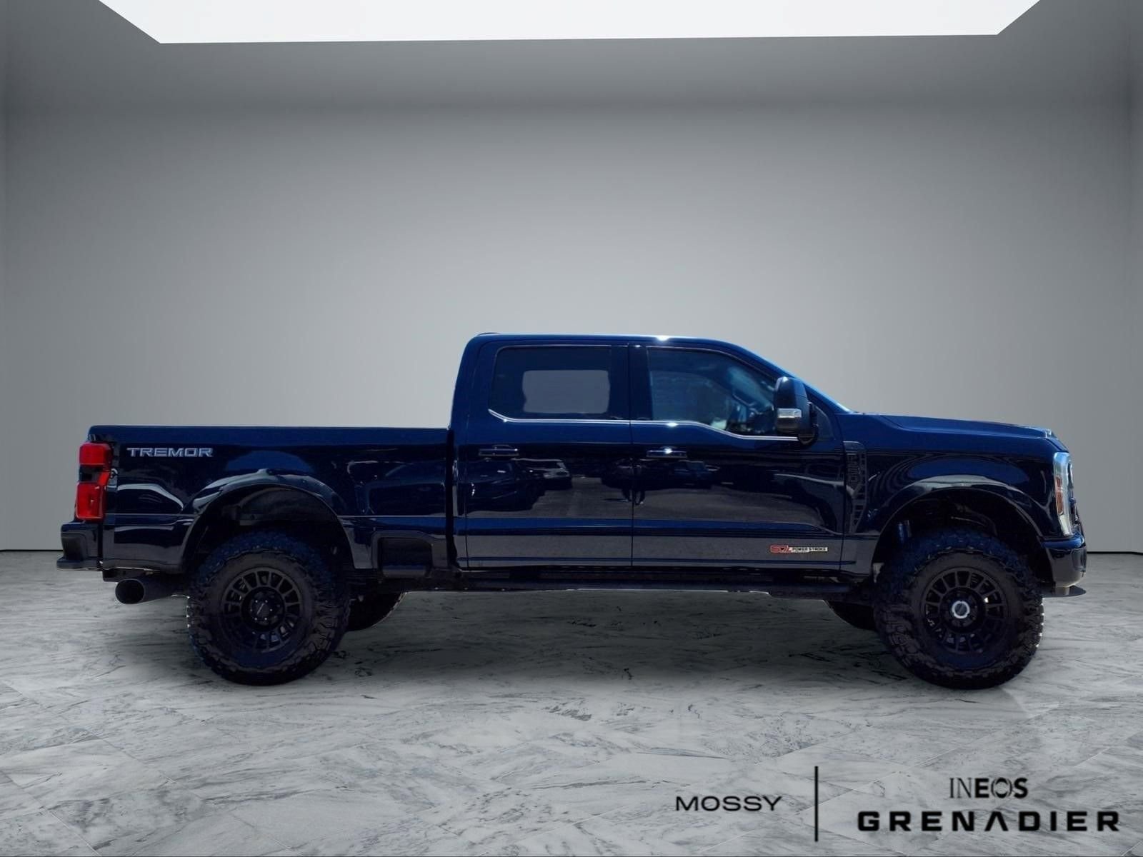 Used 2023 Ford F250 Lariat w/ Lariat Ultimate Package AWD/4WD image 8