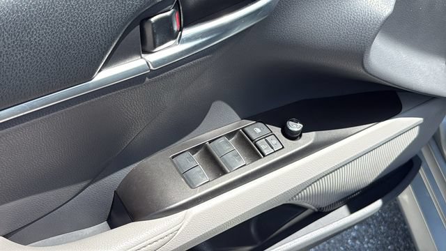 Used 2023 Toyota Camry XLE FWD image 17