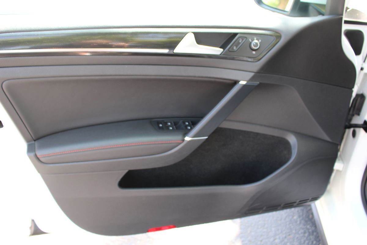 Used 2015 Volkswagen GTI Autobahn image 11