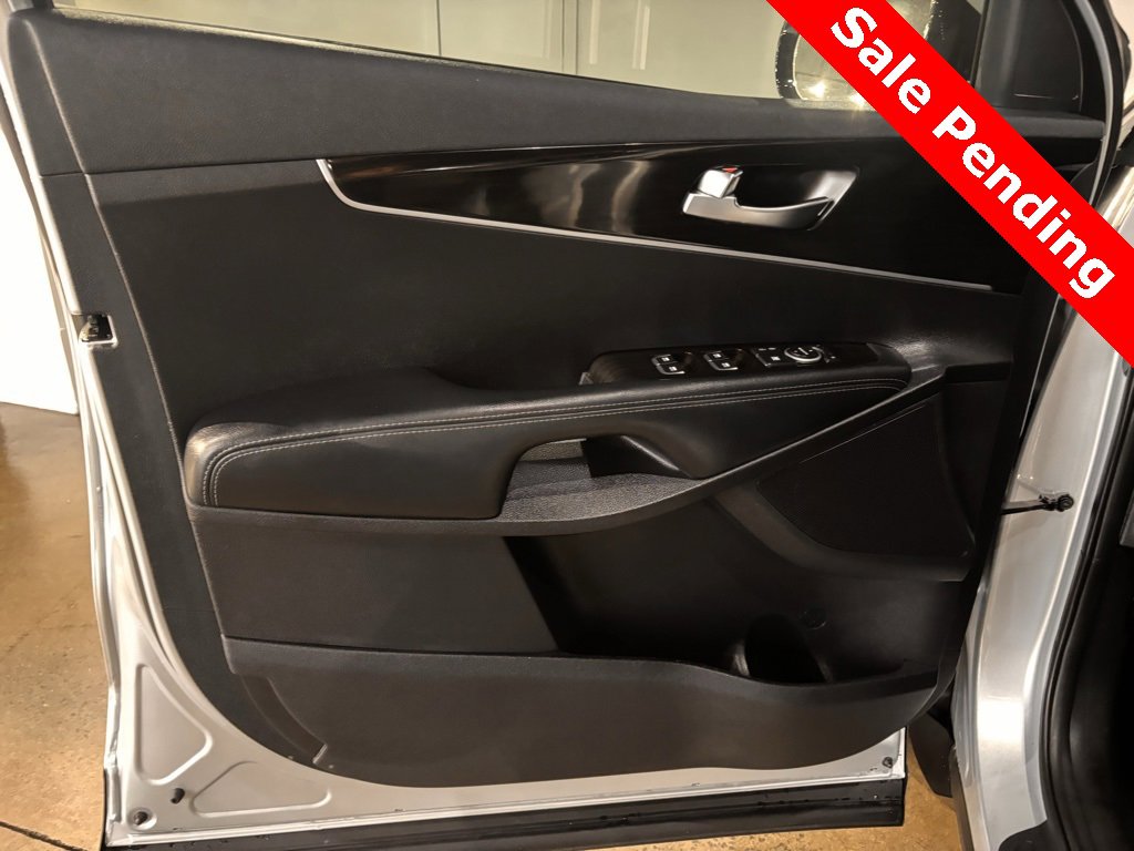 Used 2019 Kia Sorento LX image 7