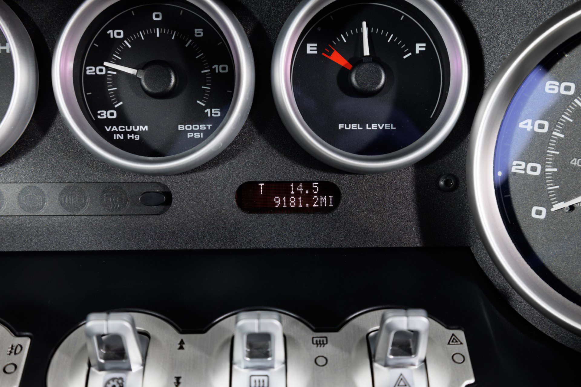 Used 2006 Ford GT RWD image 21