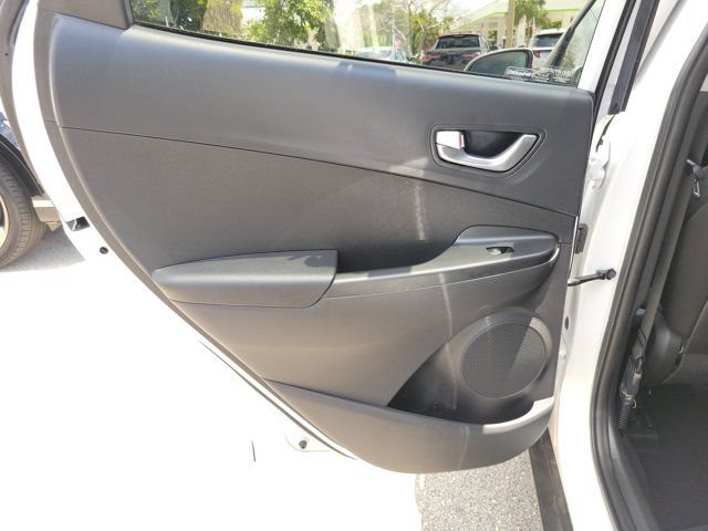Certified 2023 Hyundai Kona SEL w/ Convenience Package FWD image 9