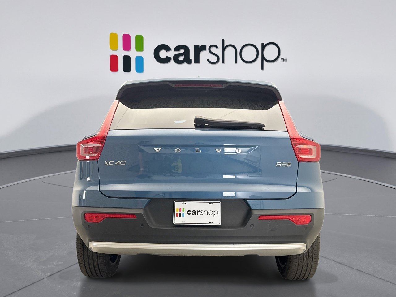 Used 2025 Volvo XC40 B5 Plus AWD/4WD image 4