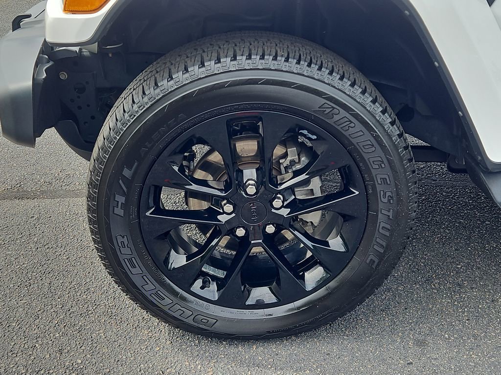 Used 2021 Jeep Wrangler Unlimited Sahara w/ Cold Weather Group image 8