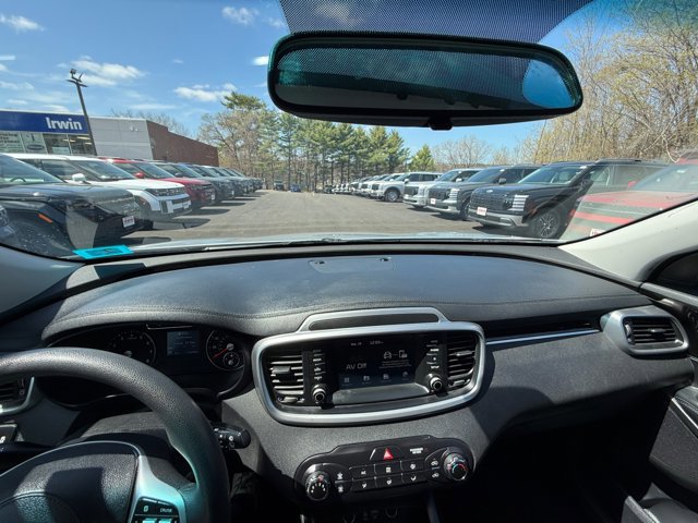 Used 2020 Kia Sorento AWD V6 image 2