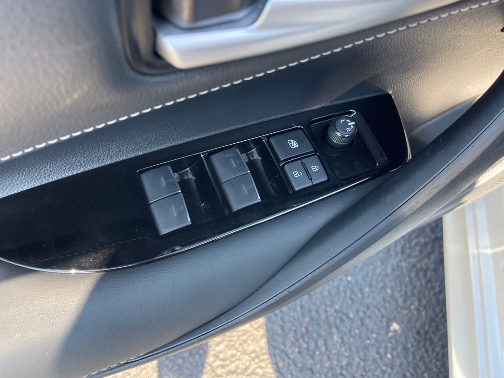 Used 2023 Toyota Corolla SE image 8