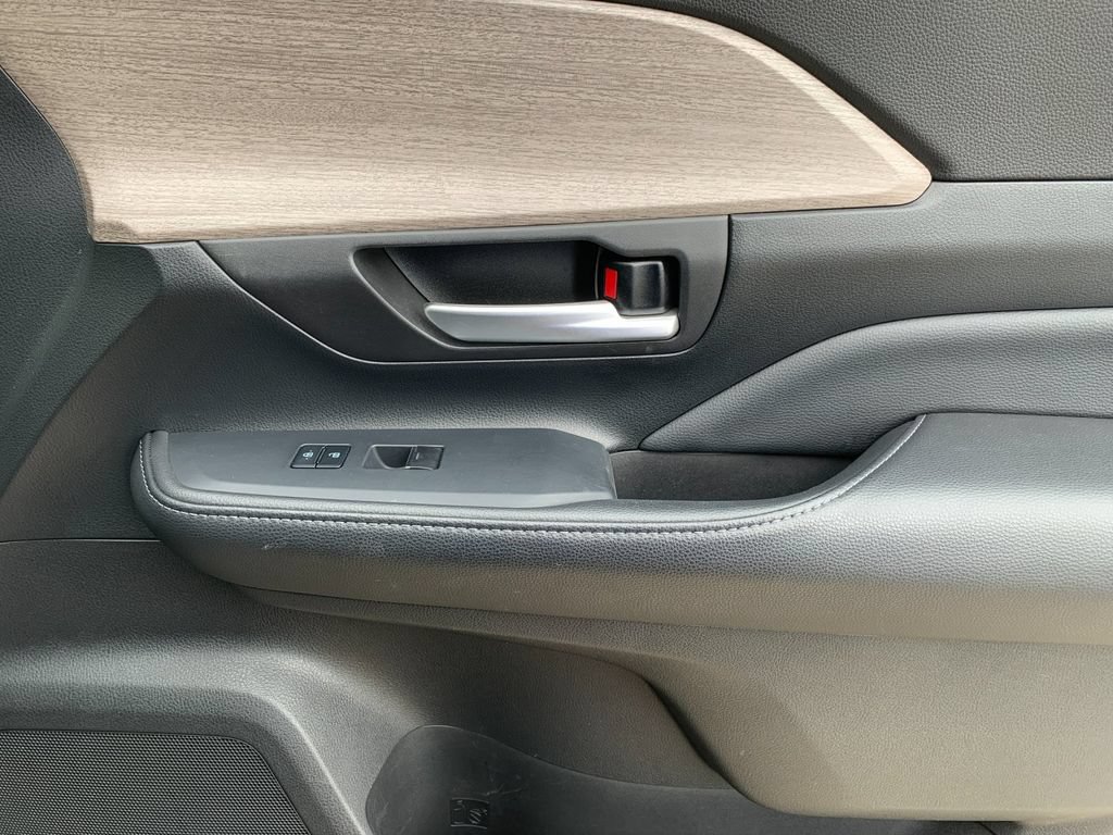 Used 2024 Toyota Grand Highlander AWD image 22