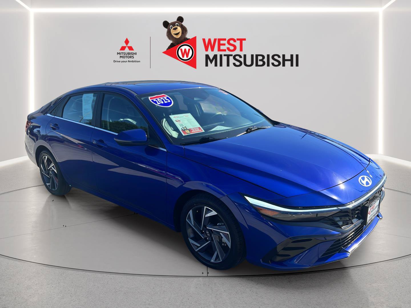 Used 2025 Hyundai Elantra Limited FWD image 7
