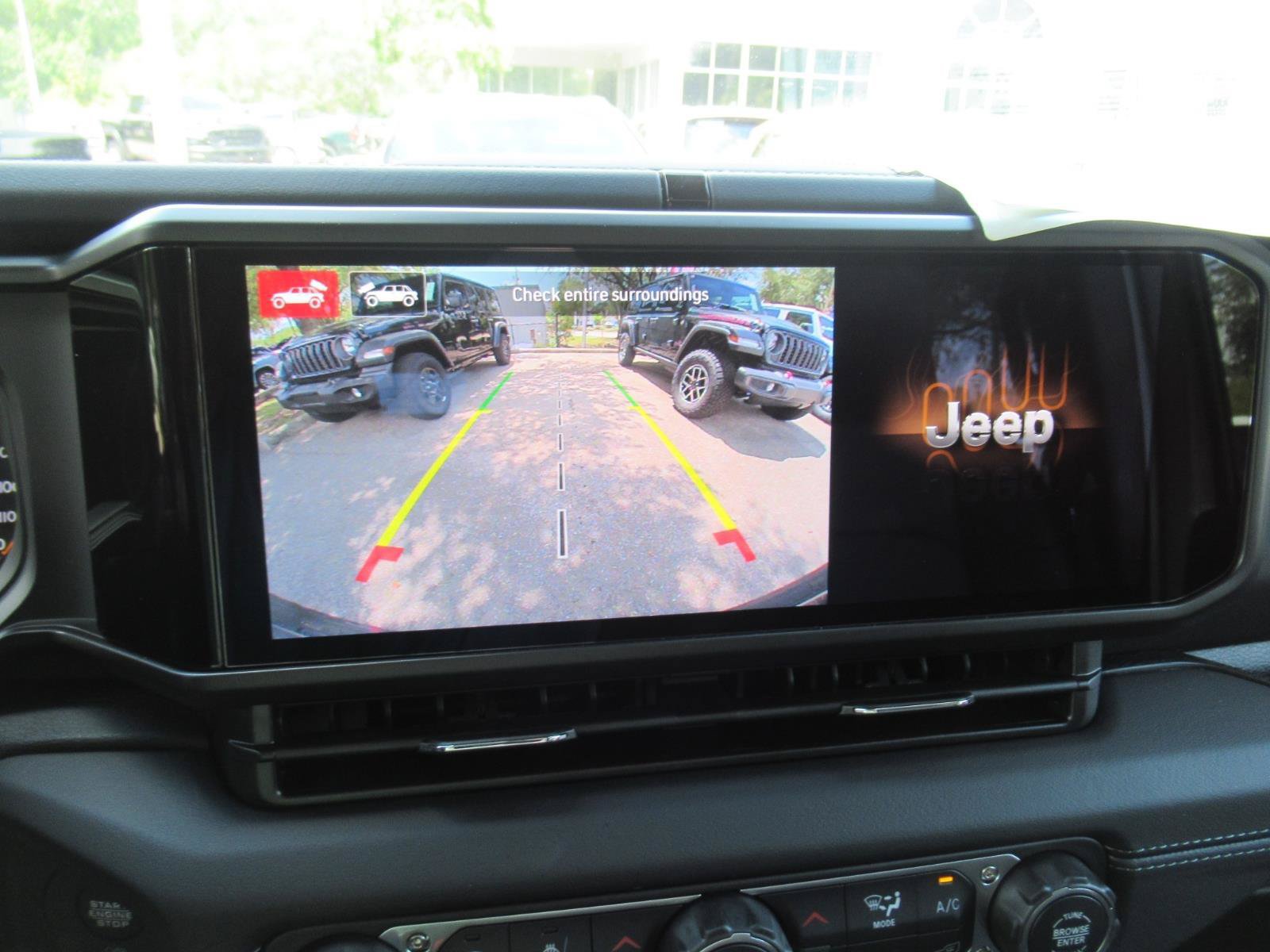 New 2026 Jeep Wrangler Unlimited Sahara AWD/4WD image 29
