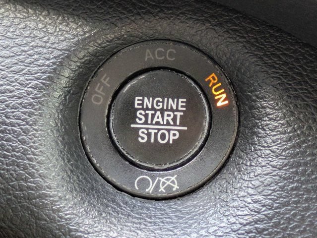 Used 2020 Jeep Cherokee Latitude Plus FWD image 29
