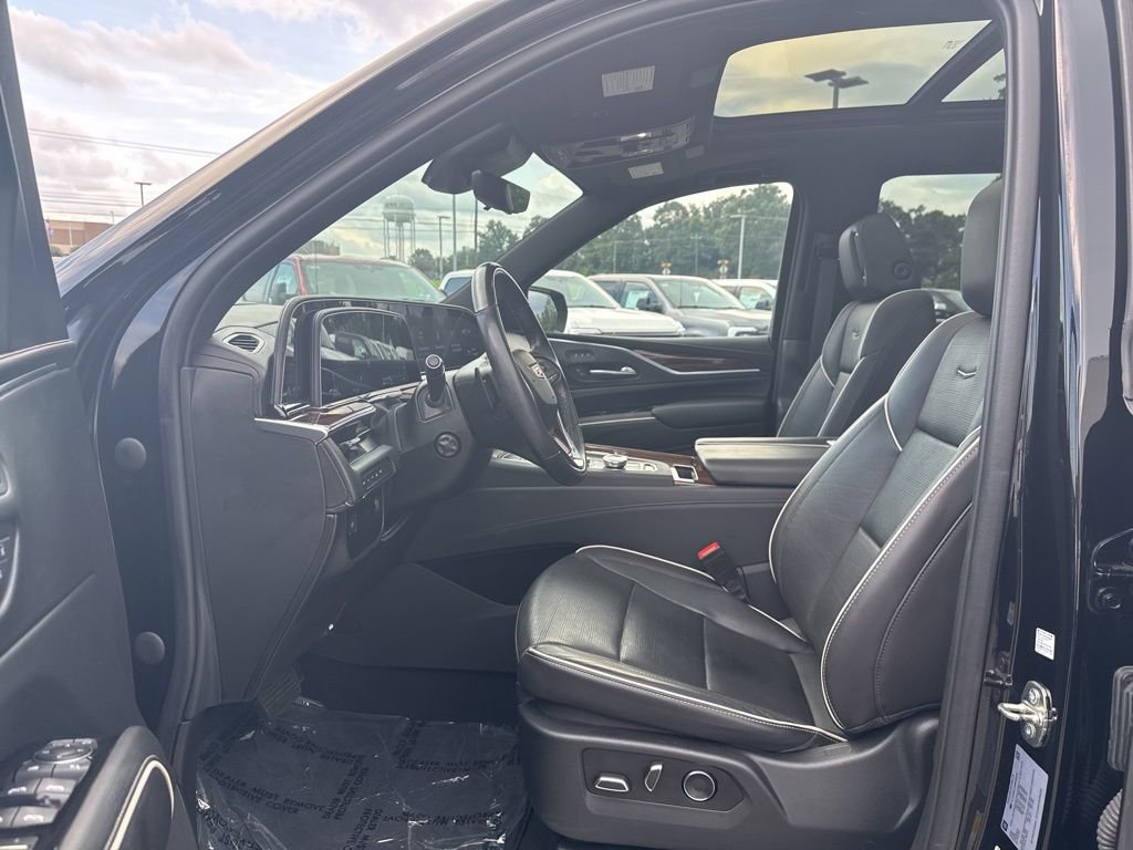 Used 2021 Cadillac Escalade Premium Luxury image 11