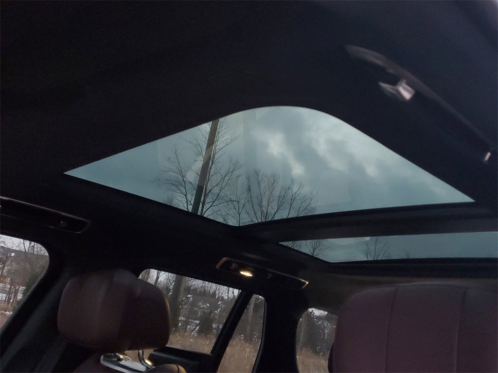 Used 2025 Land Rover Range Rover Autobiography image 8